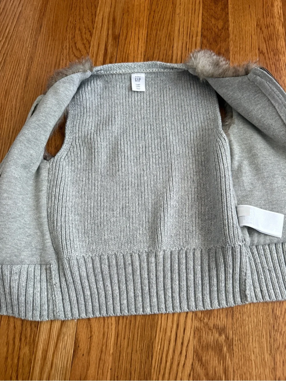 GAP faux fur gray knit kids sweater vest 4